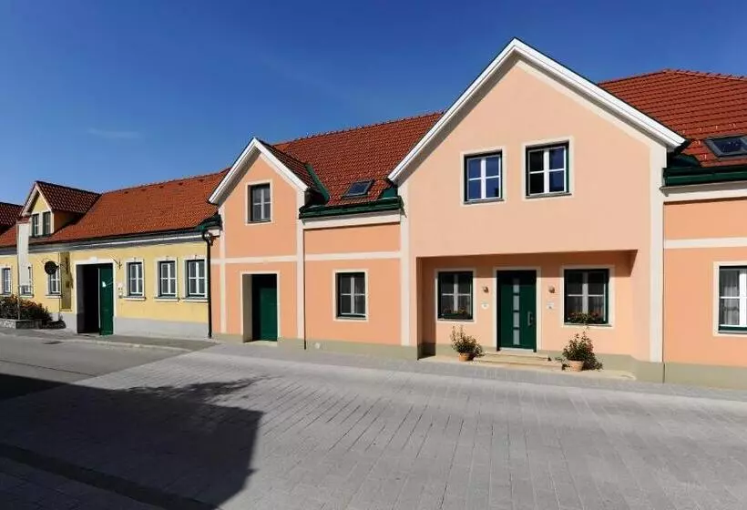 Aamiaismajoitus (B&B) Weingut Familie Schuster