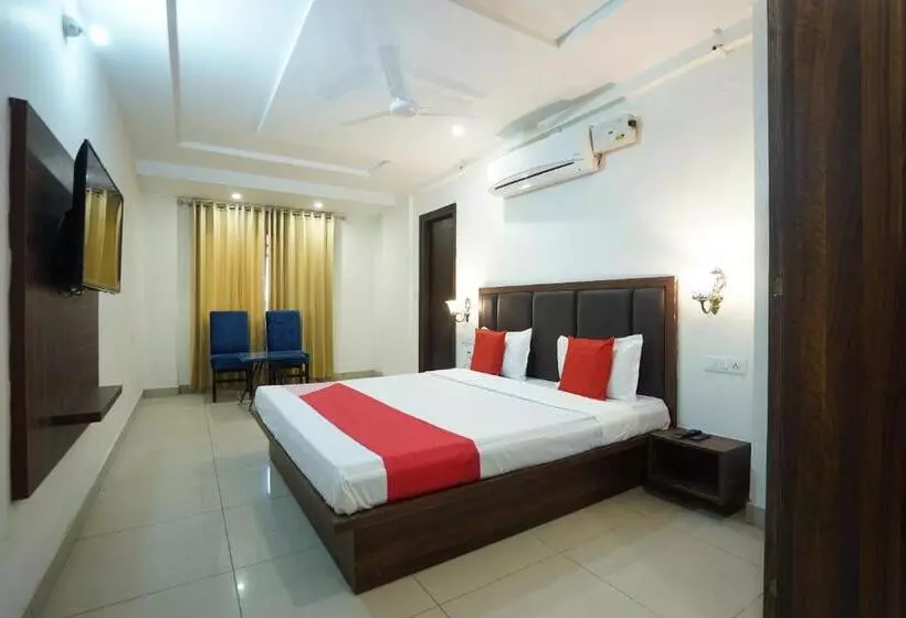هتل Oyo 86335  Grey Orchid