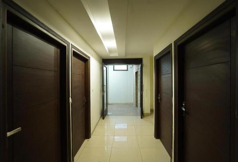 בית מלון כפרי Oyo 86335  Grey Orchid