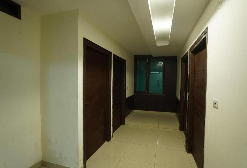 בית מלון כפרי Oyo 86335  Grey Orchid