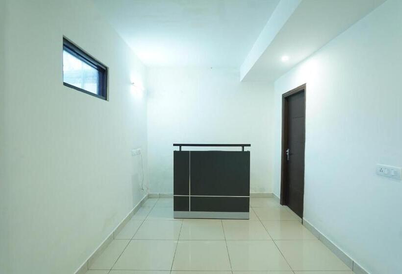 בית מלון כפרי Oyo 86335  Grey Orchid