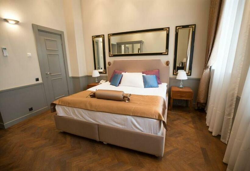 هتل Seven Rooms Boutique