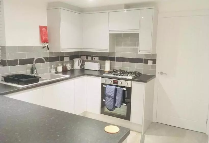 Huntingdon Apartment