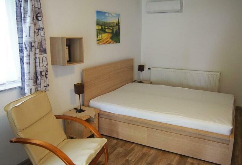 Pensjonat Alpok Tava Vendégház