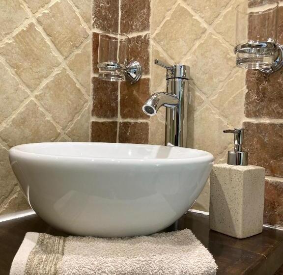 پانسیون Lou Mistral