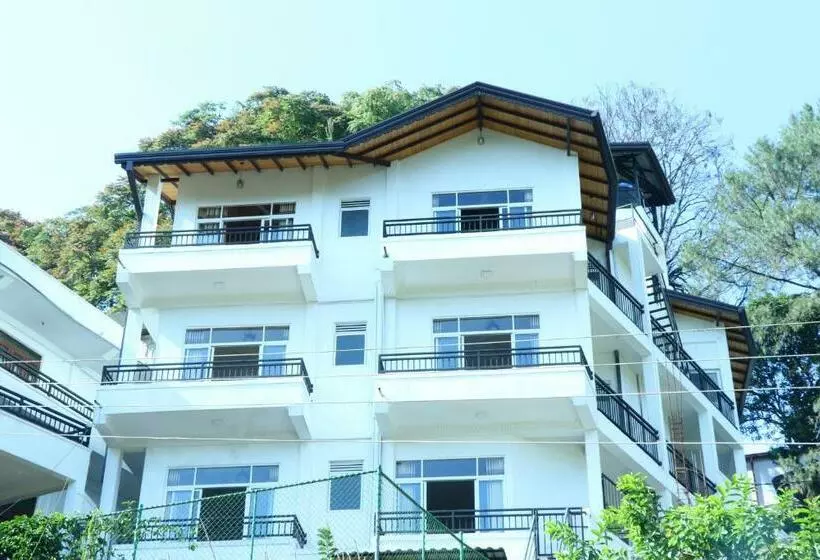 ペンション White House Bungalow Hatton