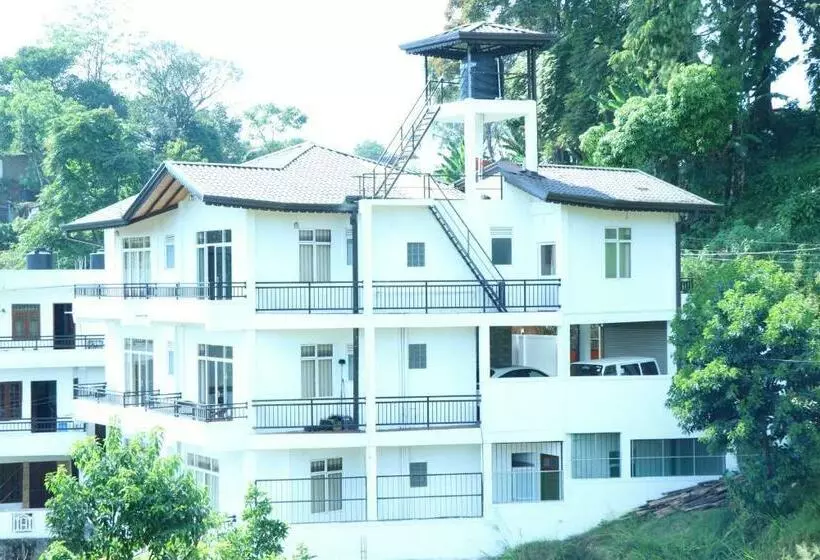 ペンション White House Bungalow Hatton