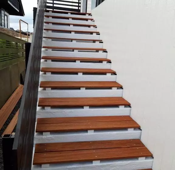 Sea View Apt / Central / Spacious / Free Parking