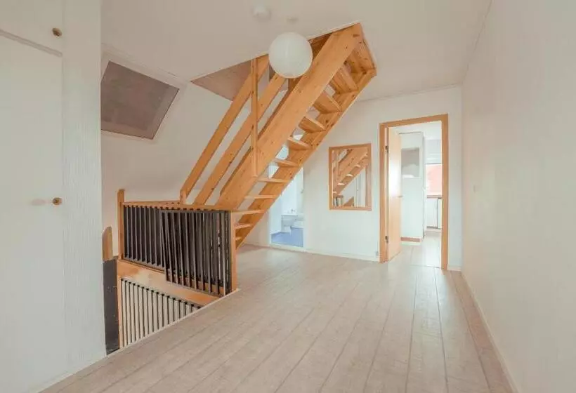 Sea View Apt / Central / Spacious / Free Parking