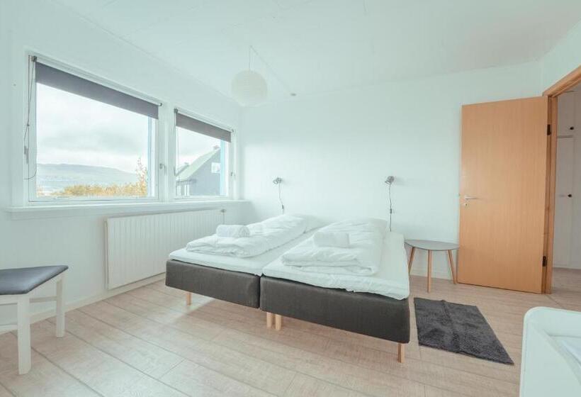 Sea View Apt / Central / Spacious / Free Parking