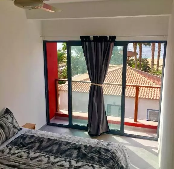 Surfzone Beachside Apartments