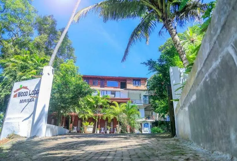 Hotelli Wood Lodge Mirissa