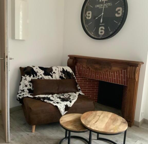 La Pte Maison 3 Place Elie Lacoste