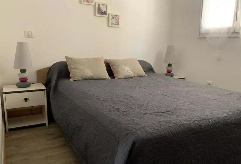 La Pte Maison 3 Place Elie Lacoste