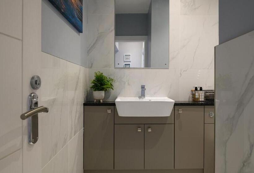 Midshore Boutique Holiday Apartment