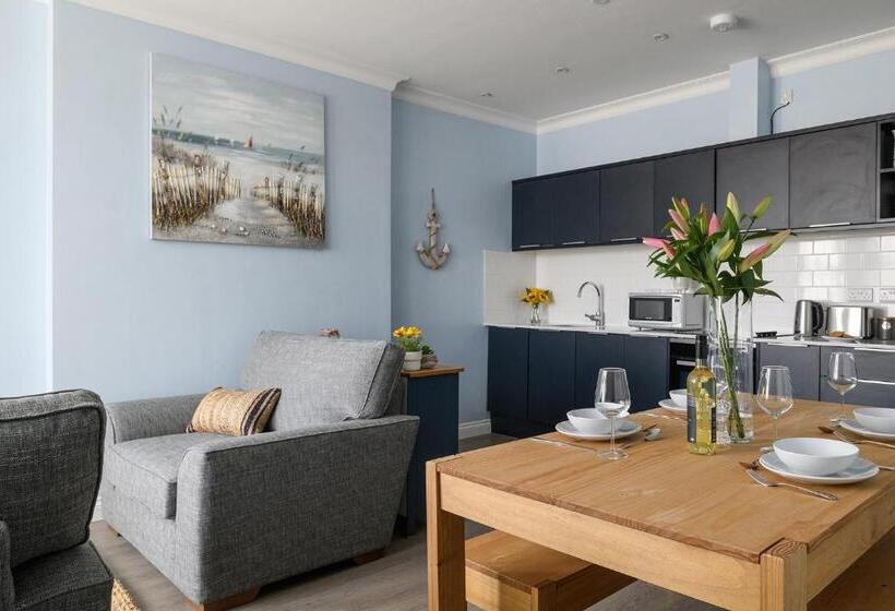 Midshore Boutique Holiday Apartment