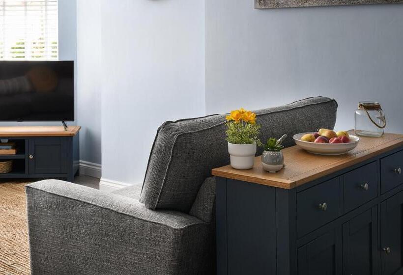 Midshore Boutique Holiday Apartment