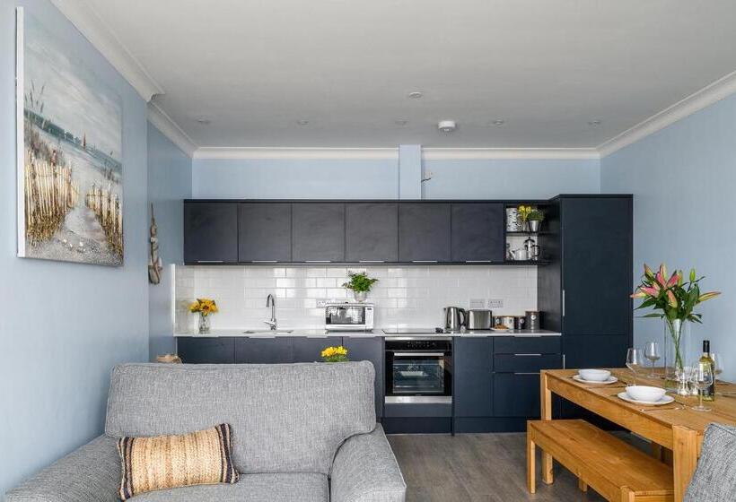 Midshore Boutique Holiday Apartment