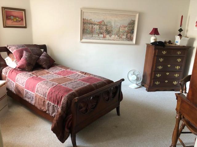 3 En Suite Bedrooms!! Spacious 2 Story Townhome With Pool And Spa + 2 Car Garage