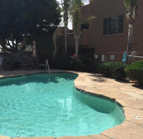 3 En Suite Bedrooms!! Spacious 2 Story Townhome With Pool And Spa + 2 Car Garage