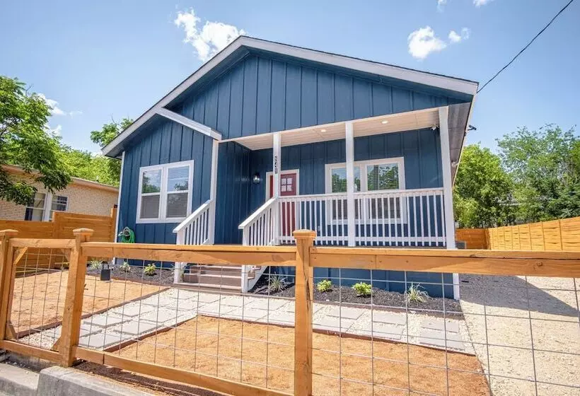 Beautiful Fenced 3br 2ba Near Exciting Downtown