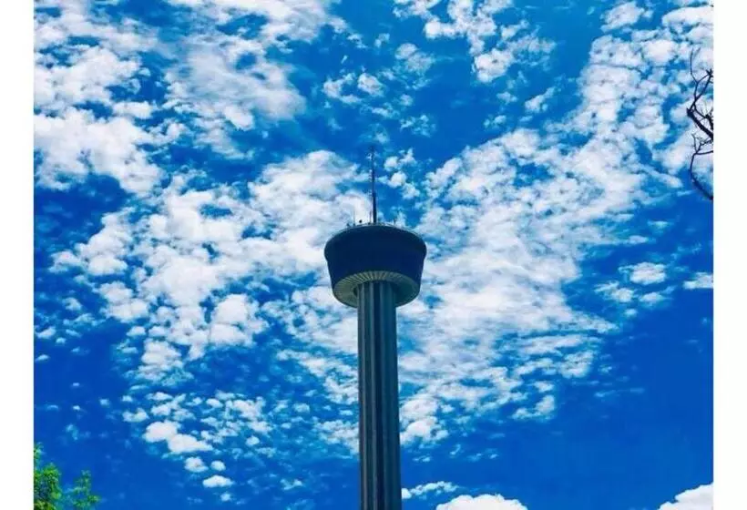 Beautiful Fenced 3br 2ba Near Exciting Downtown