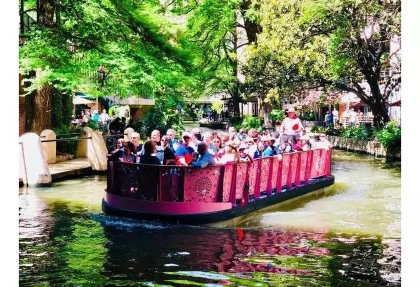 Beautiful Fenced 3br 2ba Near Exciting Downtown