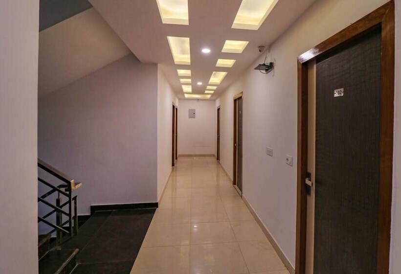 هتل Fabexpress Dolphin International Near Delhi Airport