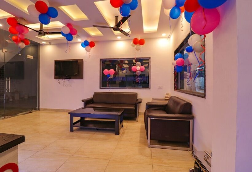 هتل Fabexpress Dolphin International Near Delhi Airport