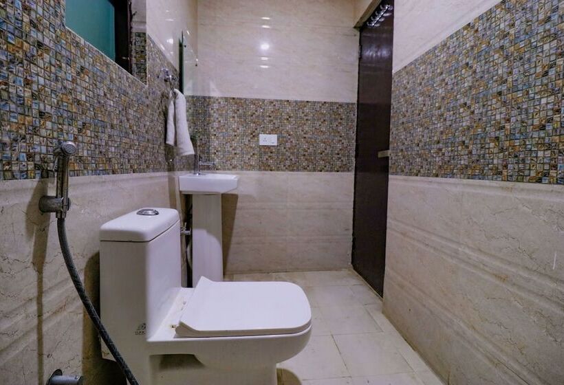 هتل Fabexpress Dolphin International Near Delhi Airport