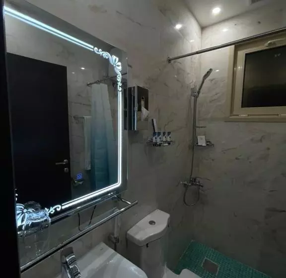 Rovan Hotel