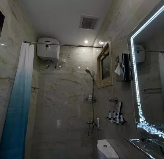 Rovan Hotel