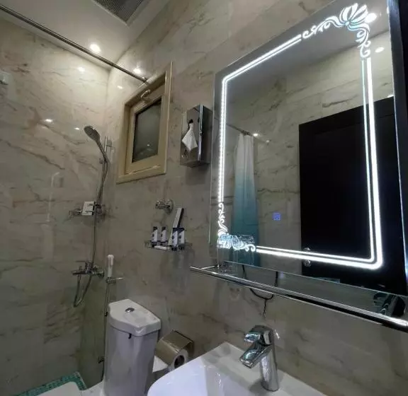 Rovan Hotel