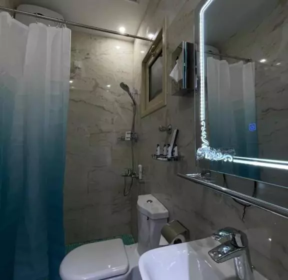 Rovan Hotel