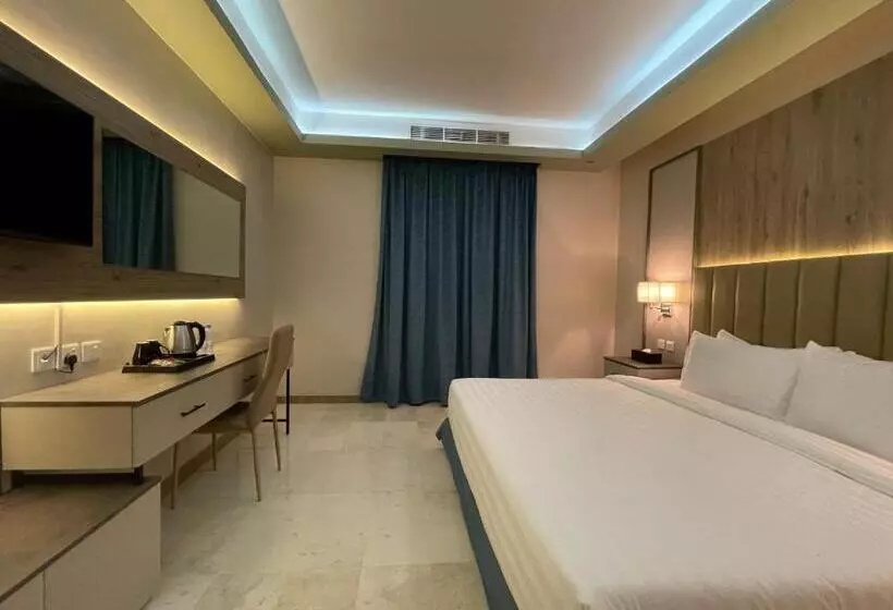 Rovan Hotel