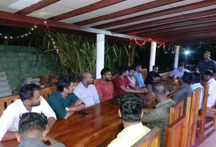 Hotel Tree Garden Wilpaththu Nochchiyagma Anuradhapura