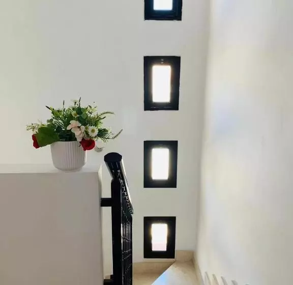 Lin House