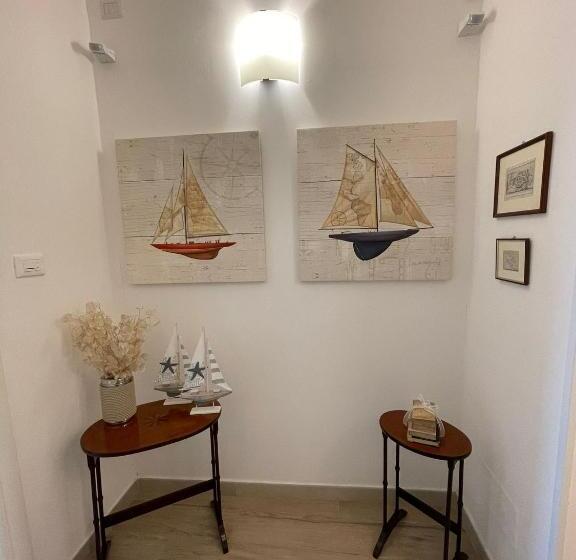 膳宿费 Faro Bianco Gallipoli Suites & Apartments