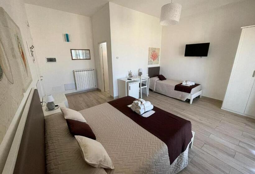 膳宿费 Faro Bianco Gallipoli Suites & Apartments