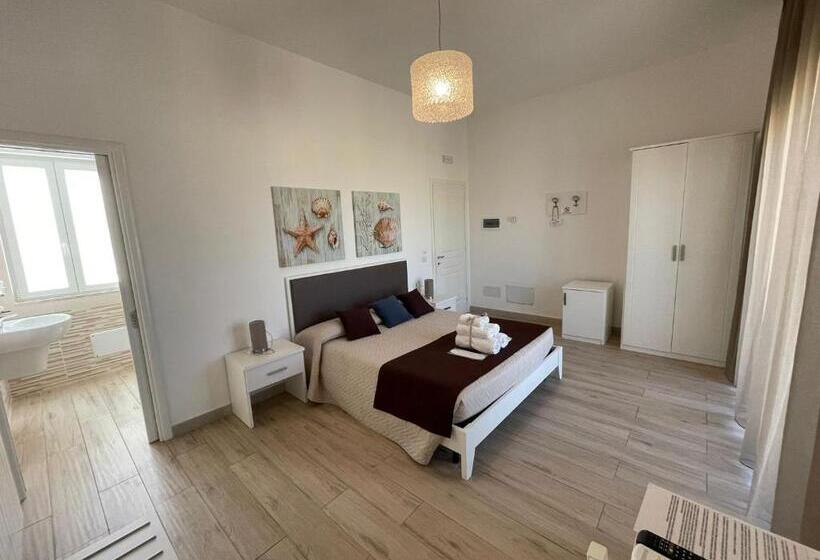 膳宿费 Faro Bianco Gallipoli Suites & Apartments