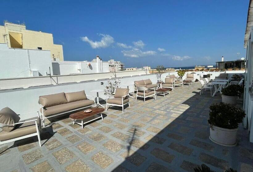 膳宿费 Faro Bianco Gallipoli Suites & Apartments