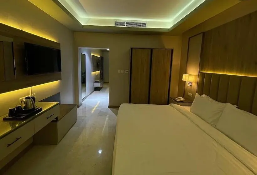 Rovan Hotel