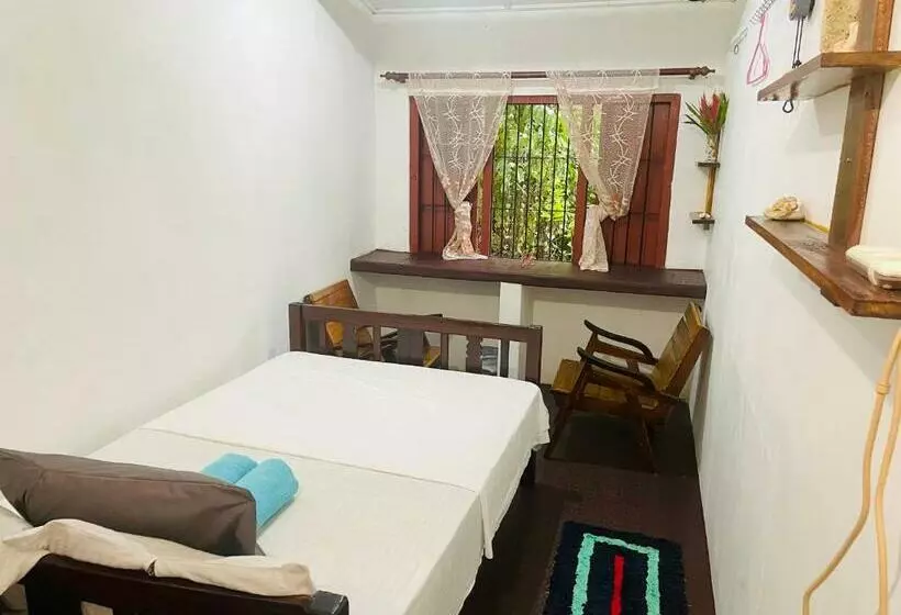 Aamiaismajoitus (B&B) Thaaaru Villa