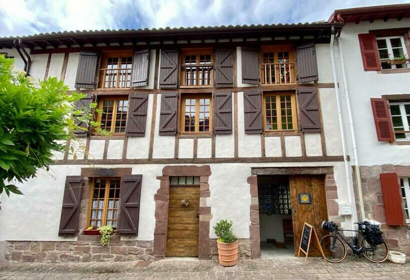 Gite De La Porte Saint Jacques: A Hostel For Pilgrims