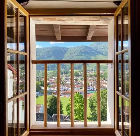Gite De La Porte Saint Jacques: A Hostel For Pilgrims