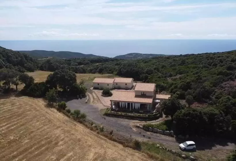 ホテル Agriturismo La Cresta