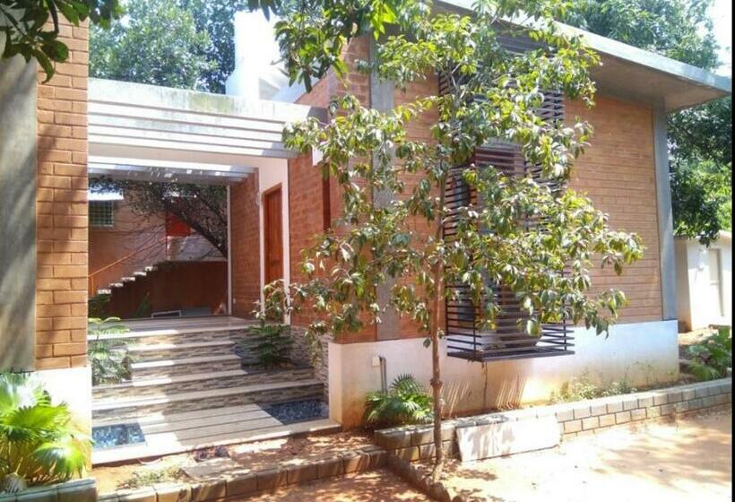 هتل Eden Garden Farm Stay