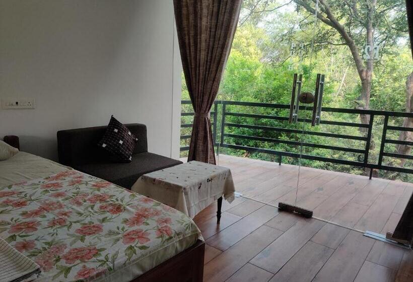 هتل Eden Garden Farm Stay