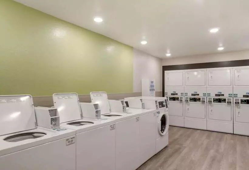 ホテル Woodspring Suites Colorado Springs North  Air Force Academy
