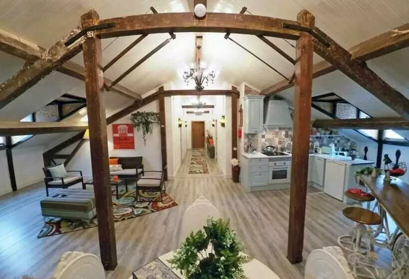 پانسیون Open Door Loft